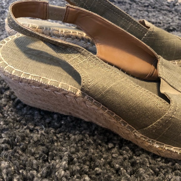 Clark - Picture 3 of 7